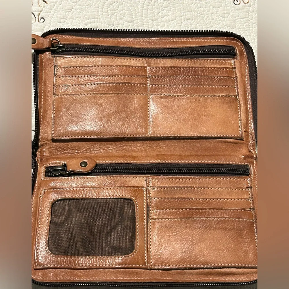Tan Leather Women's Bag With Strap — Classic Tan